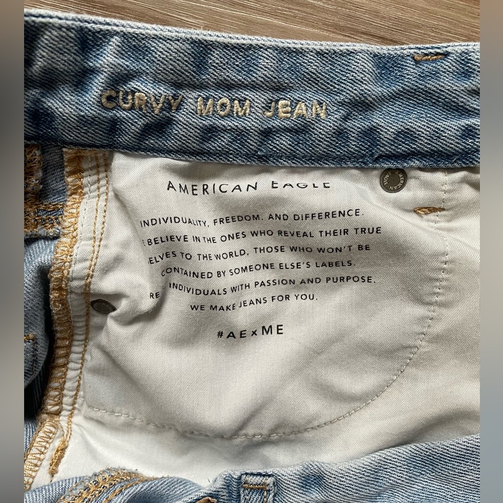American Eagle Curvy Mom Jeans - Picture 7 of 13